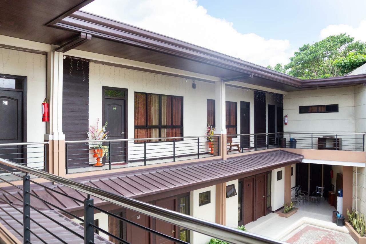 Oyo 153 Espacio De Clarita Hometel Davao City Exterior foto