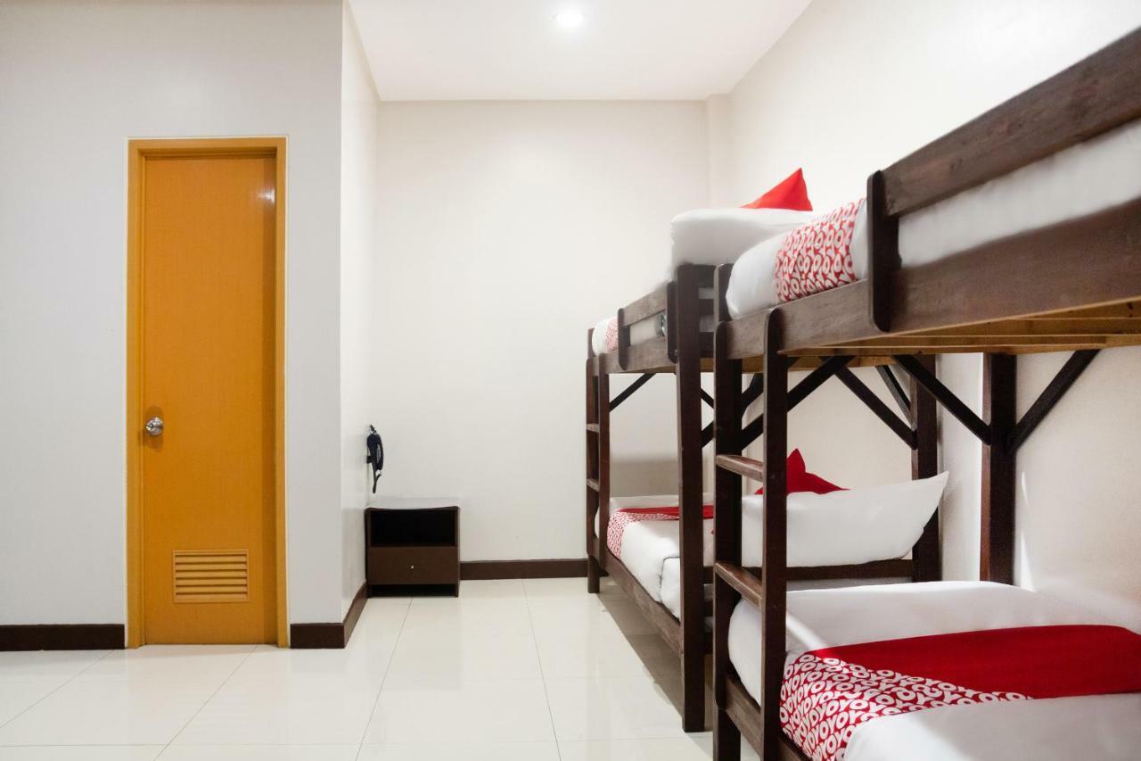 Oyo 153 Espacio De Clarita Hometel Davao City Exterior foto
